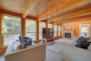 Lake Eufaula Retreat w/ Boat Slip & Fireplace! - Innvendig
