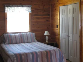 Virginia Landing Camping Resort Cabin 19 - Chambre