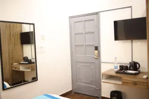 Gallivanto Inn - Rohini - Room