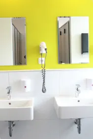 MAC City Hostel - Bathroom