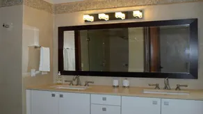 Villa in Red - Bathroom