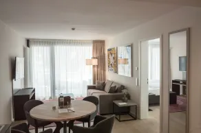 Suytes - Camera