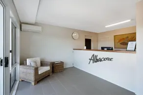 Albacore Apartments - Interior entrance