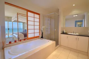 Adelaide Luxury Beach House - Bathroom