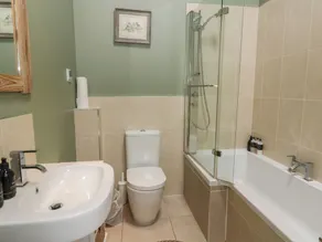 Yew Tree - Bathroom