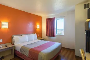 Motel 6 Dale, Indiana Near Holiday World and Splashing safari#Central Time #I64 Highway - Zimmer