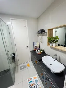 Econest Eco Botanic Muji Style Duplex 3BR Educity - Salle de bain