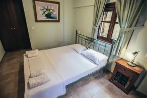 Ellis Full Guest House - Room