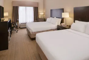 Holiday Inn Express and Suites Sikeston by IHG - Zimmer