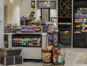 Hilton Garden Inn Flushing Laguardia - Food and drink