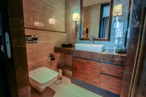 Zest Metropole - Bathroom