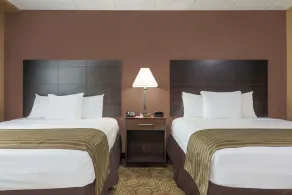 Ramada by Wyndham Paintsville Hotel & Conference Center - Værelse