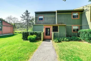 Skier's Paradise: Townhome w/ Deck in Cortland! - Innvendig