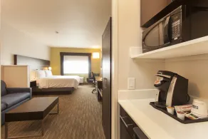Holiday Inn Express & Suites Santa Fe by IHG - Room