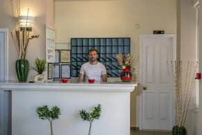 Theos Village Apartments - Rezeption