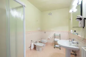 Domina Borgo degli Ulivi - Garda Lake - Bathroom