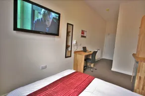 Homesly Gloucester Hotels Ltd. - Værelse