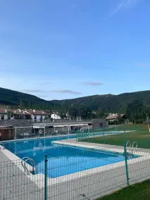 Charming Pyrenean House - Piscina