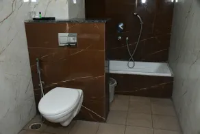 Sai Vihaar Inn & Suites - Casa de banho