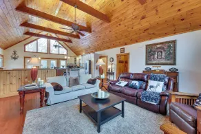 4K SF, 4 Acres, Hot Tub, Starlink, 4Mi to Snowshoe - Innvendig