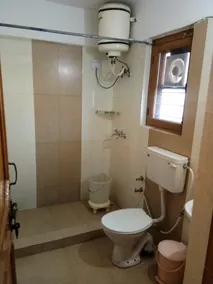 Tehri Retreat Sursingdhar, Near New Tehri & Kanatal, By Himalayan Eco Lodges - Bathroom