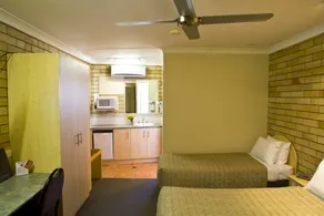 Starlight Motor Inn - Room