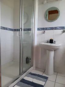 Global Guest Ireland - Bathroom