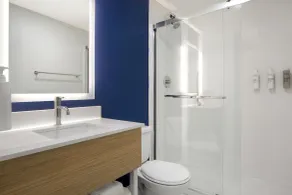 Spark by Hilton Edmundston - Salle de bain