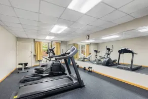 Days Inn by Wyndham Madisonville - Fitnesscenter