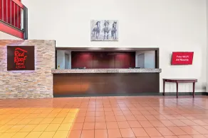 Red Roof Inn & Suites Lexington - Hamburg - Reception