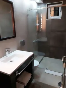 Nicole Kopaonik - Bathroom