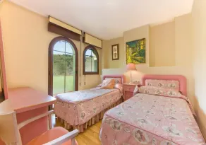 Green House - Room