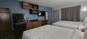 HomeTowne Studios by Red Roof Egg Harbor-Atlantic City Airport - Room