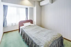 Maholova Minds Miura - Room
