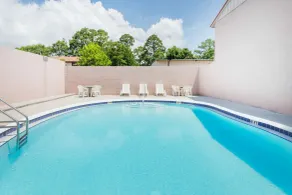 Super 8 by Wyndham Ft Walton Beach - Piscine