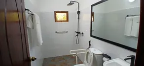 Explorer Resort & Marina - Bathroom