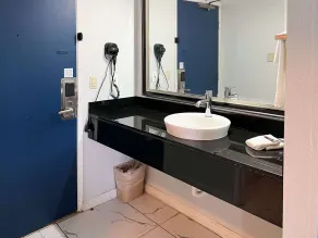 Studio 6 Suites Delano, CA - Salle de bain