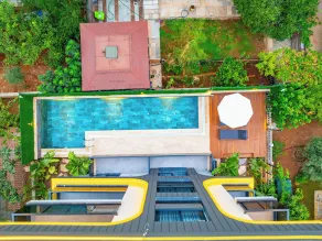 Zeluxe Suite Hotel - Pool
