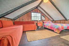 Authentic Retreat w/ Private Dock on Coosa River! - Innenbereich