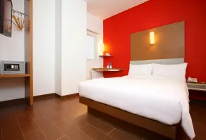 Amaris Hotel Season City - Room