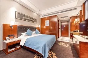 Changsha Kangnian Sega Hotel Wanjiali Shopping Mall Prime Location Near Subway Exit 1 Excellent Buffet Breakfast Smart Choice for Business Travelers and Tourists in Lively Downtown Area - Rom
