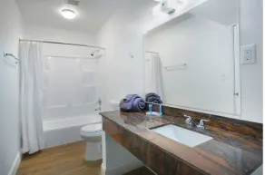 Weekly Inn - Bathroom