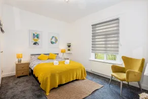 3 Bedrooms & 2 Showers - Home From Home - Room