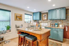 'chateau on Compass Creek' Hayesville Apartment! - Interiør