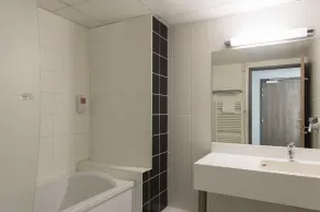 Inter-Hôtel Le Coeur D'or Douzy - Salle de bain