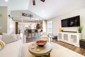 Deck + Mtn Views: Riverfront Cullowhee Home - Innenbereich