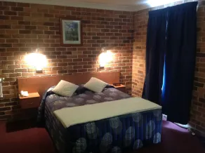 Cedar Lodge Motel - Room