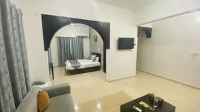 Multaqa - Room