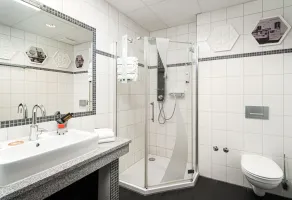 Food Hotel - Bathroom