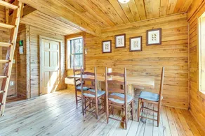 Walk to White River: Cotter Cabin w/ Fire Pit! - Innenbereich